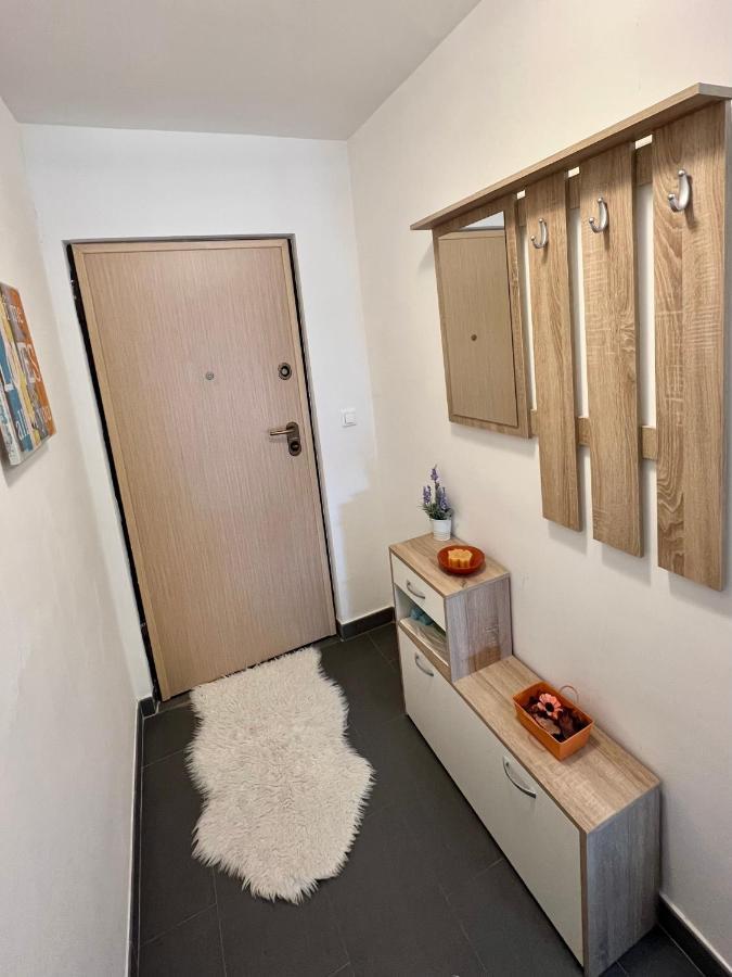 Apartman Center Омиш Экстерьер фото